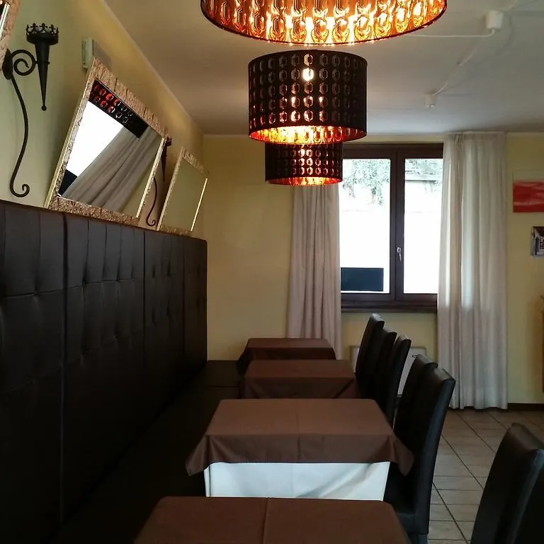 Casa Albergo Sorriso (Adults Only) 利莫内-苏尔加达 酒店