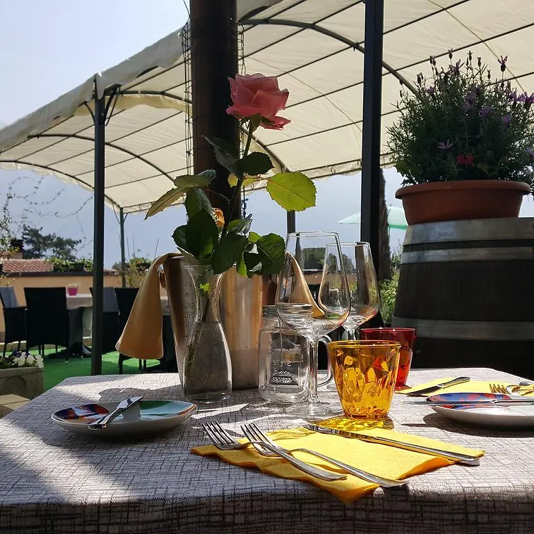 Casa Albergo Sorriso (Adults Only) 利莫内-苏尔加达