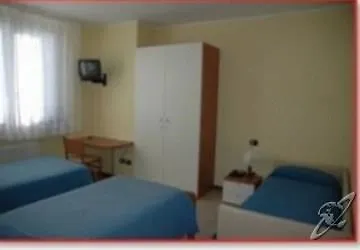 Casa Albergo Sorriso (Adults Only) 利莫内-苏尔加达 酒店